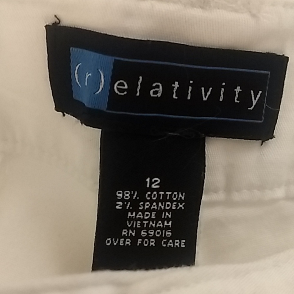 Relativity White capris - Picture 3 of 8